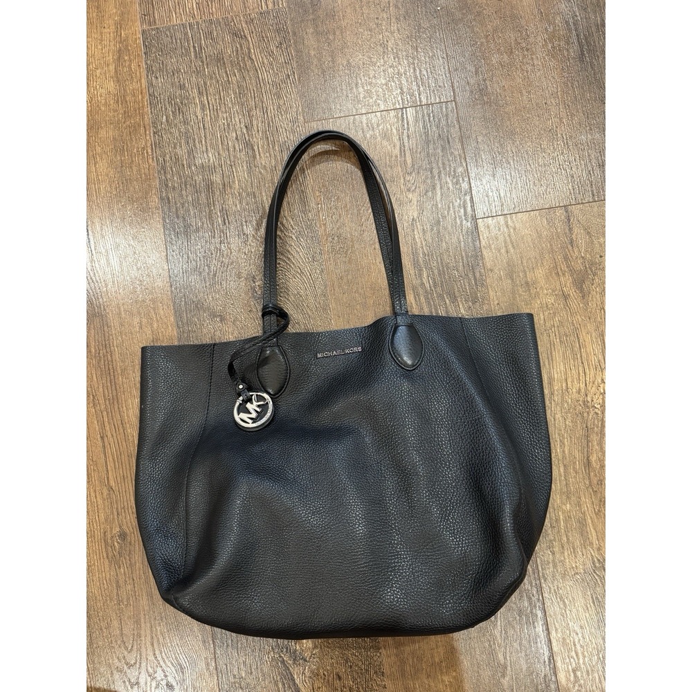 MICHAEL KORS BLACK SILVER LARGE TOTE PURSE BAG REVERSIBLE W/wristlet